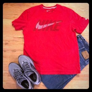 Men’s Nike T-shirt